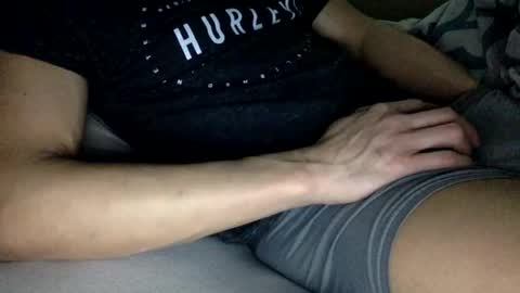 Snapshot of secretbro1 chatting on December 25, 8:40 am secretbro1 online show from December 25, 8:40 am