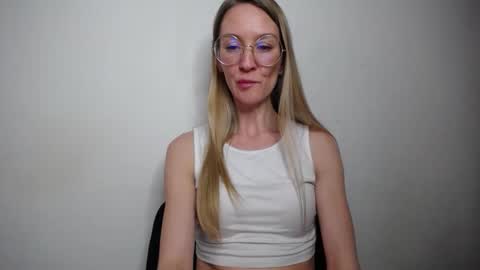 Snapshot of secretcandy222 chatting on February 11, 12:32 pm secretcandy222 online show from February 11, 12:32 pm