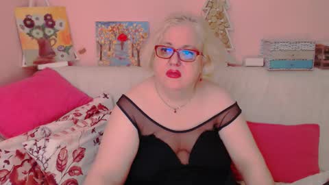 Alice online show from October 16, 7:59 pm