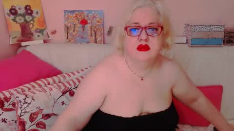 Alice online show from November 3, 7:59 pm