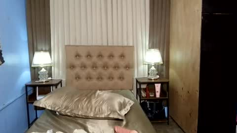 Snapshot of seductive_astrid chatting on July 14, 10:21 am seductive_astrid online show from July 14, 10:21 am