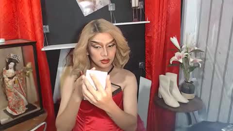 Snapshot of seductive_claudia27 chatting on April 1, 11:22 am seductive_claudia27 online show from April 1, 11:22 am