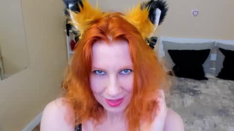 seductive_foxy_ online show from February 12, 11:00 pm