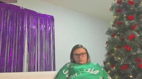 Snapshot of seductive_she_wolf chatting on December 29, 12:23 pm seductive_she_wolf online show from December 29, 12:23 pm