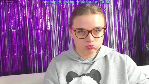 Snapshot of seductive_she_wolf chatting on December 31, 12:21 am seductive_she_wolf online show from December 31, 12:21 am