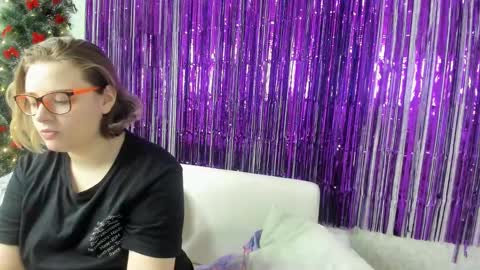 Snapshot of seductive_she_wolf chatting on January 11, 8:22 am seductive_she_wolf online show from January 11, 8:22 am