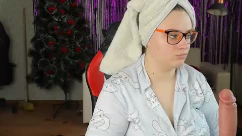 Snapshot of seductive_she_wolf chatting on February 5, 10:51 am seductive_she_wolf online show from February 5, 10:51 am