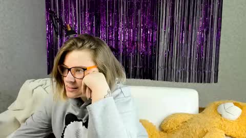 Snapshot of seductive_she_wolf chatting on March 2, 5:25 pm seductive_she_wolf online show from March 2, 5:25 pm