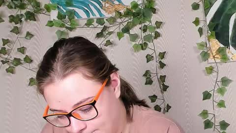 Snapshot of seductive_she_wolf chatting on October 19, 10:05 am seductive_she_wolf online show from October 19, 10:05 am