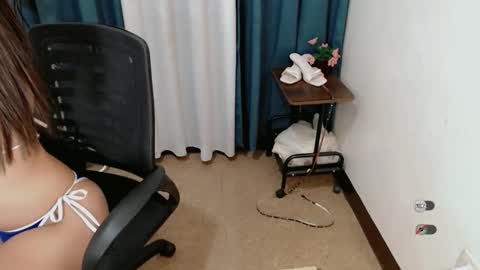 Snapshot of seductive_stef chatting on March 5, 11:56 pm stepren online show from March 5, 11:56 pm