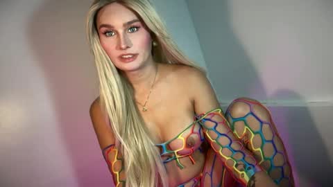 Snapshot of seductive_temptation1 chatting on May 7, 10:53 am cath online show from May 7, 10:53 am