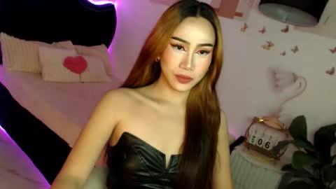 Snapshot of seductive_vana chatting on April 5, 4:15 pm Vanessa online show from April 5, 4:15 pm