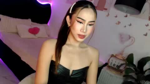 Snapshot of seductive_vana chatting on April 7, 5:24 pm Vanessa online show from April 7, 5:24 pm