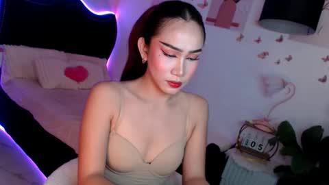 Snapshot of seductive_vana chatting on May 4, 6:15 pm Vanessa online show from May 4, 6:15 pm