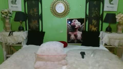 Snapshot of seductivecatxxx chatting on May 24, 2:38 am dyosa isabel online show from May 24, 2:38 am