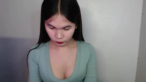 Snapshot of seductivemegoftheworld_ chatting on December 12, 10:45 am MEG online show from December 12, 10:45 am