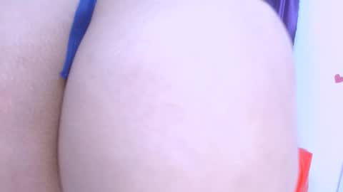 Estefany online show from January 6, 1:26 pm