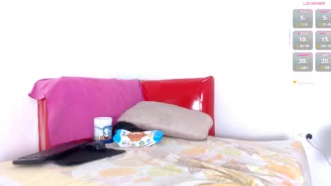 Estefany online show from April 26, 1:09 pm