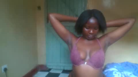 Snapshot of seductress18 chatting on September 15, 11:10 am Seductress online show from September 15, 11:10 am