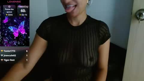 Snapshot of seductress_malia chatting on June 23, 5:00 pm seductress_malia online show from June 23, 5:00 pm