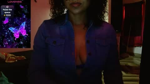 Snapshot of seductress_malia chatting on July 24, 7:01 pm seductress_malia online show from July 24, 7:01 pm