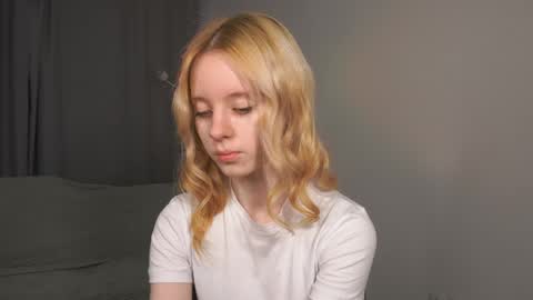 Snapshot of seebunny chatting on June 8, 4:18 pm See Its honey bunny im Lana online show from June 8, 4:18 pm