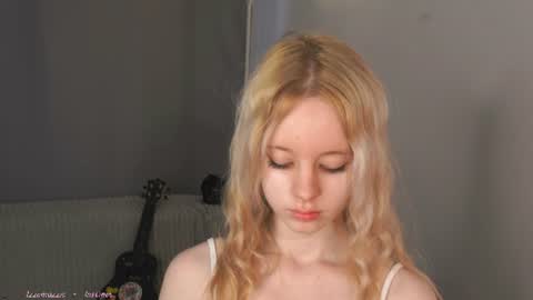 See Its honey bunny  im Lana online show from June 25, 4:22 pm