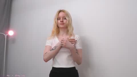 See Its honey bunny  im Lana online show from July 28, 6:20 pm