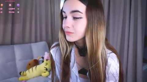 Snapshot of seeeyoubaby chatting on September 29, 4:23 pm Slavia online show from September 29, 4:23 pm