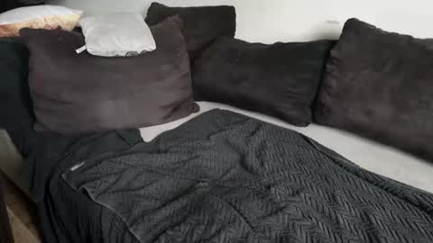 Snapshot of seeme1923 chatting on December 17, 11:06 am seeme1923 online show from December 17, 11:06 am