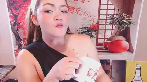 Snapshot of seeyou2morrow chatting on May 22, 10:15 pm seeyou2morrow online show from May 22, 10:15 pm