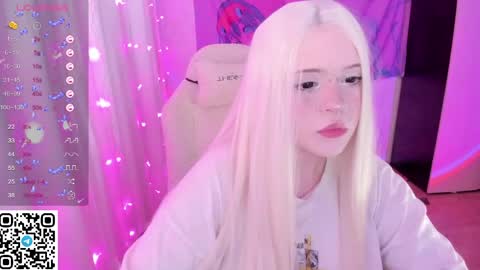 Snapshot of selena___cute chatting on May 11, 3:51 pm Selena online show from May 11, 3:51 pm