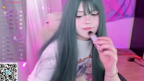 Snapshot of selena___cute chatting on May 15, 8:21 am Selena online show from May 15, 8:21 am