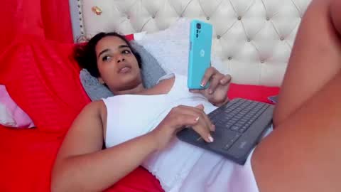 selena_beautyy online show from May 11, 7:00 pm