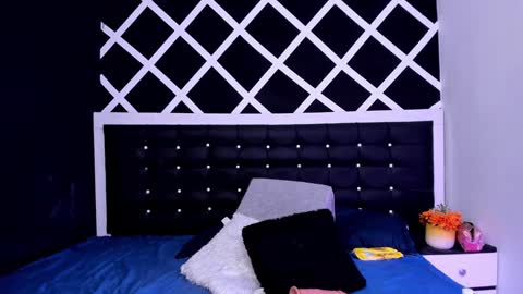 Snapshot of selena_castillo chatting on January 12, 6:06 am Selena online show from January 12, 6:06 am