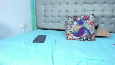 Snapshot of selena_castillo chatting on January 15, 5:19 am Selena online show from January 15, 5:19 am