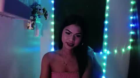 Snapshot of selena_fox2000 chatting on April 18, 10:41 am selena_fox2000 online show from April 18, 10:41 am