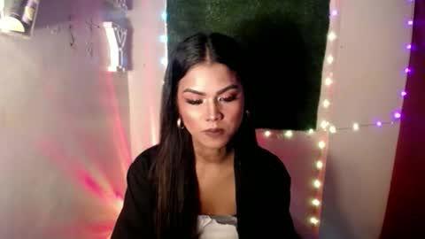 Snapshot of selena_fox2000 chatting on May 2, 6:51 am selena_fox2000 online show from May 2, 6:51 am