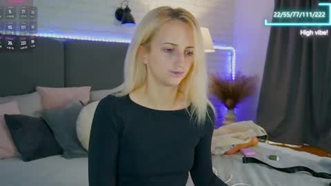 Selena Lily online show from September 29, 6:07 am