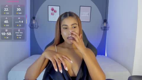 Selena online show from October 29, 11:23 am