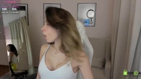 Snapshot of selena_rase chatting on January 15, 10:38 am Selena online show from January 15, 10:38 am