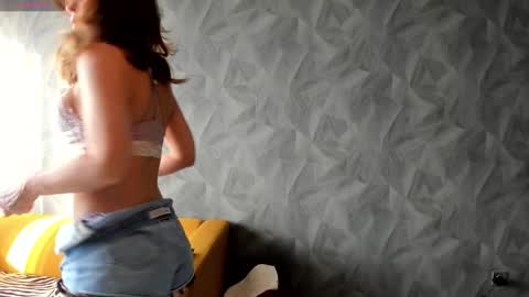 Snapshot of selena_rase chatting on October 15, 3:17 am Selena online show from October 15, 3:17 am