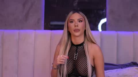 Snapshot of selena_voss chatting on January 10, 11:34 am Selena online show from January 10, 11:34 am