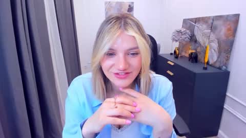 selenaemoore online show from May 8, 3:45 am
