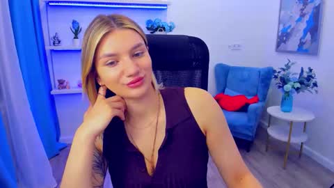 selenaemoore online show from May 13, 3:37 am