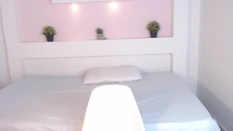 Snapshot of selenafox6 chatting on February 18, 10:16 am selenafox6 online show from February 18, 10:16 am