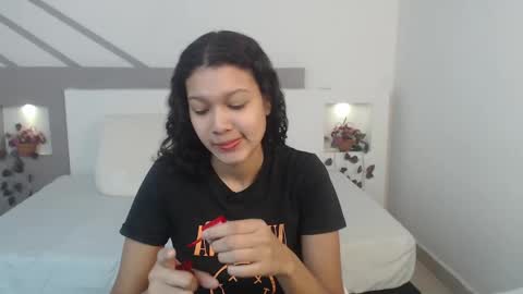Snapshot of selenafox6 chatting on February 19, 11:28 am selenafox6 online show from February 19, 11:28 am