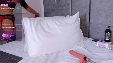 Snapshot of selenagomz chatting on March 11, 12:38 am Selena online show from March 11, 12:38 am