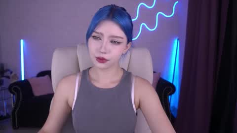 selenairis online show from November 19, 9:37 pm