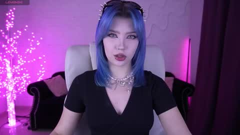 selenairis online show from February 11, 6:51 am